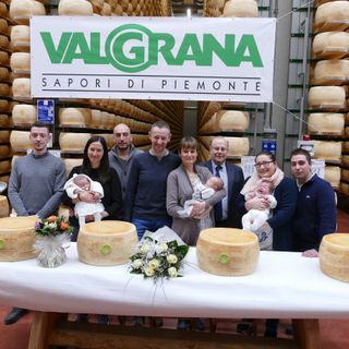 La Valgrana premia i primi tre nati del 2020 e il primo nato a Scarnafigi: sono Elisabetta, Iside, Lorenzo e Amelia Micol