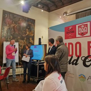 Dal Giro D'Italia al World Cafè, il mondo del turismo bike si confronta a Bra