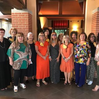 Lo Zonta Club Alba Langhe Roero in un'immagine di repertorio