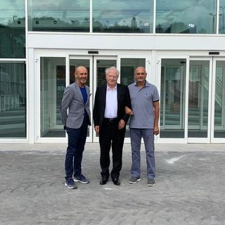 Aymeric Zublena in visita al cantiere dell'ospedale di Verduno