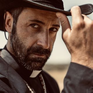 Andy Barreca è Mateo in "The Ecstasy of Gold"