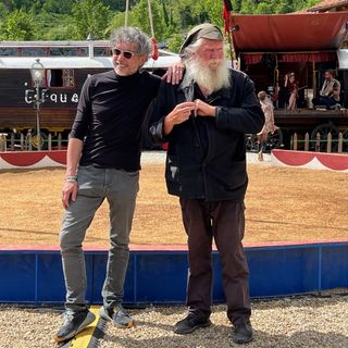 "A ognuno i suoi sogni": la poesia del Cirque Bidon al Baladin Open Garden di Piozzo [VIDEO]