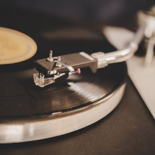 A Barolo “Una Piccolissima Serenata – 50 anni di musica d’autore italiana”