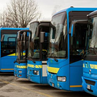 Hai un'auto vecchia e ti abboni ai mezzi pubblici? La Regione ti fa lo sconto Hai un'auto vecchia e ti abboni ai mezzi pubblici? La Regione ti fa lo sconto