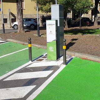 In Granda aumentano le auto elettriche. Il problema è dove ricaricarle