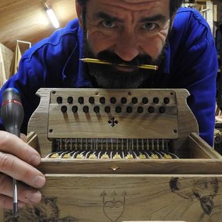 STORIE DI MONTAGNA/107 - Paolo rifugista d’estate, artista d’inverno