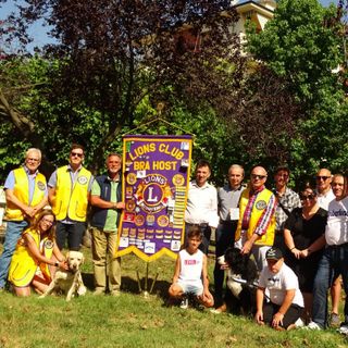 Nella foto alcuni momenti della piantumazione dei Prunus Pissardi a cura del Lions Club Bra Host