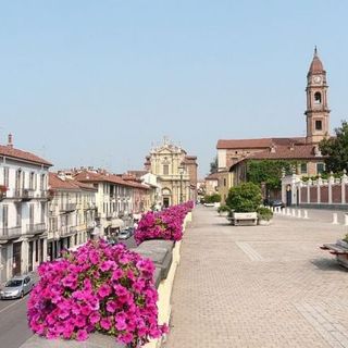 A Bra la “Pedalando tra le Vigne in Rosa di Langhe, Roero e Monferrato”