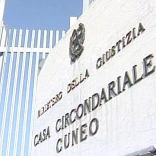 "Tre agenti della penitenziaria aggrediti nel carcere di Cuneo"