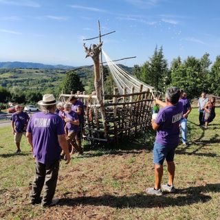 Il varo di “Libera-Siamo tutti migranti”, l'installazione realizzata dall’artista Gian Piero Viglino