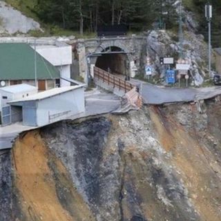 La situazione al Colle di Tenda, lato francese, e il sindaco di Limone Massimo Riberi La situazione al Colle di Tenda, lato francese, e il sindaco di Limone Massimo Riberi