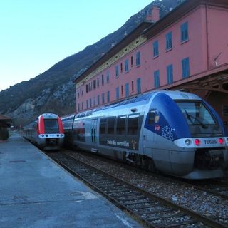 Abolita la tariffa internazionale sulla Cuneo-Ventimiglia: da oggi costi dimezzati sulla tratta