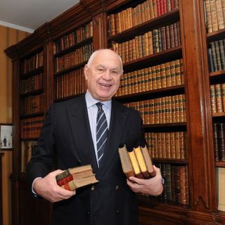 Il ministro della Giustizia Carlo Nordio, firma la riforma costituzionale insieme alla premier Meloni