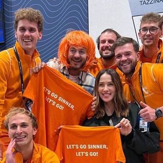 "Carota batte Djoker”: a Torino Sinner è da Oscar con il tifo delle mascotte di Revello