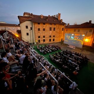 Il Cinema all’aperto di Bra proietta “Freacks out”