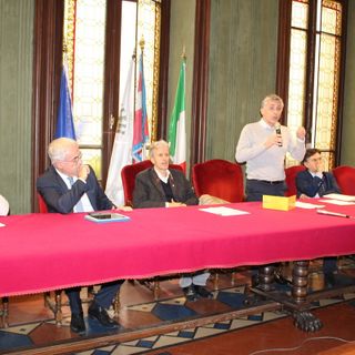 Il sindaco Carlo Bo illustra gli eventi organizzati dal Comune per il 25ennale dell'alluvione 1994