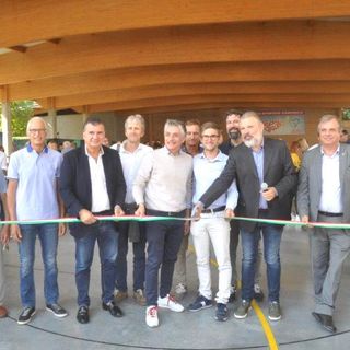 Il taglio del nastro della rinnovata pista, affidato al presidente dell'Asd Santa Margherita Piero Spertino