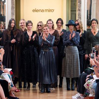 Vanessa Incontrada stilista per Miroglio Fashion: a Milano sfila la nuova collezione Elena Mirò