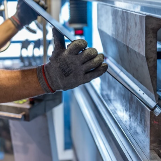 Le aziende pronte a vaccinare i propri dipendenti, Confindustria: "In provincia di Cuneo potremmo raggiungere 120mila persone"