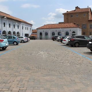 Alba, via al cantiere per rifare la pavimentazione nel parcheggio dell’ex convitto