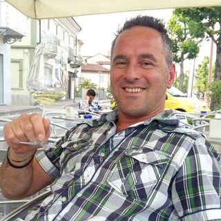 Al Santuario della Moretta ad Alba l’ultimo saluto al 44enne Stefano Usino