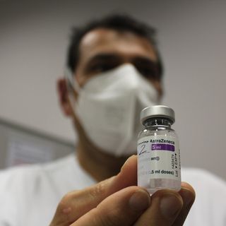 Anche il Piemonte ritira un lotto di vaccini AstraZeneca