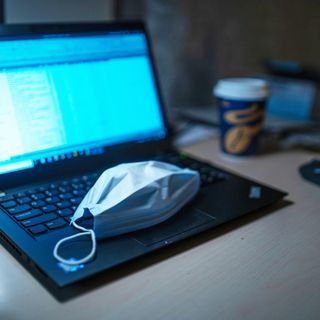 Foto Unsplash.com - Dimitri Karastelev