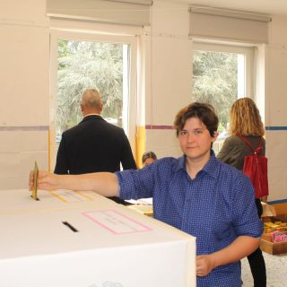 Ad Alba 'ApertaMente' manifesta per il diritto all'aborto