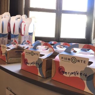 Le doggy bag “Ciapa e porta a cà!”del progetto avviato dalla Regione Piemonte e VisitPiemonte Le doggy bag “Ciapa e porta a cà!”del progetto avviato dalla Regione Piemonte e VisitPiemonte