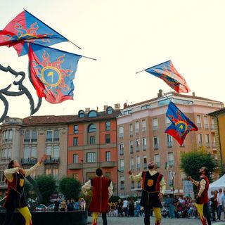 Arriva ad Alba il FolkLAB: laboratorio con tamburo medioevale e gioco della bandiera Arriva ad Alba il FolkLAB: laboratorio con tamburo medioevale e gioco della bandiera