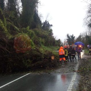 Frana su Salita Vecchia di Cherasco: messa in sicurezza da parte dei vigili del fuoco