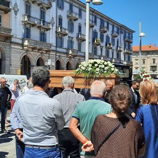 Cuneo dà l'ultimo saluto ad Aurelia Della Torre "simbolo dell'emancipazione femminile, donna solare, discreta buona e appassionata"