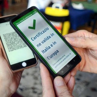 Green pass, si valuta l'ipotesi della durata illimitata per chi ha la terza dose