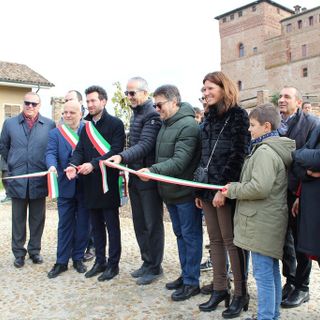 Grinzane Cavour: inaugurato il belvedere Unesco ai piedi del castello