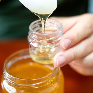 Giornata api, Coldiretti Cuneo: "Bene le produzioni primaverili di miele".  In Granda attivi 1.600 apicoltori che curano 60mila alveari