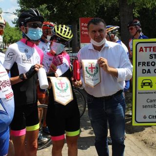 Alba: la ciclista dei record Paola Gianotti ha fatto tappa in città