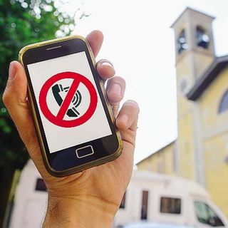 Oltre 2.400 aree montane d'Italia senza segnale. Uncem: "Si spendano almeno le risorse già pronte." Oltre 2.400 aree montane d'Italia senza segnale. Uncem: "Si spendano almeno le risorse già pronte."