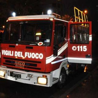 Auto in fiamme a Monchiero