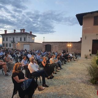 Il concerto andato in scena domenica sera in piazza Garibaldi a Castagnito