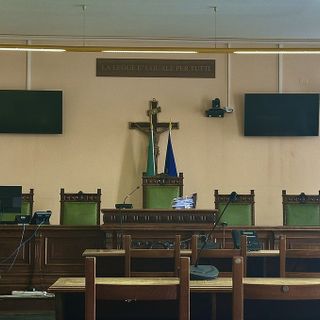 Aula del tribunale di Cuneo, immagine d'archivio Aula del tribunale di Cuneo, immagine d'archivio