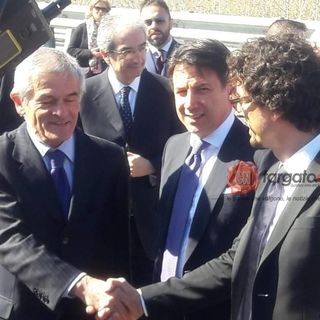 Conte e l'allora ministro Toninelli, durante il sopralluogo del marzo 2019 sul troncone di Cherasco