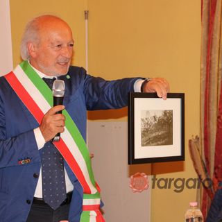 'Indimenticabile Piozzo": inaugurata la mostra en plein air dedicata a Lartigue, fotografo della felicità [FOTO E VIDEO]
