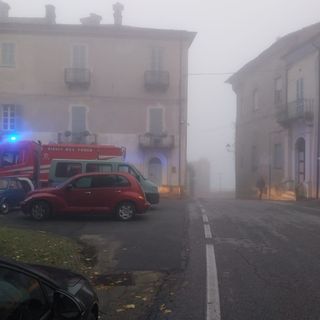 Vigili del Fuoco al lavoro per l'incendio in un'abitazione di Clavesana