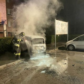 Incendio auto nella notte a Savigliano