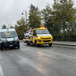 Incidente frontale tra due auto in via Marconi a Cuneo: disagi alla circolazione Incidente frontale tra due auto in via Marconi a Cuneo: disagi alla circolazione