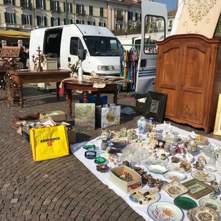 Mercatini delle pulci, una petizione per prolungare la validità del tesserino per la vendita Mercatini delle pulci, una petizione per prolungare la validità del tesserino per la vendita