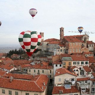 Troppo alto il rischio sanitario: niente mongolfiere, cancellato il Raduno Aerostatico di Mondovì