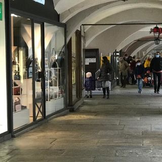 riaprono i negozi a Cuneo riaprono i negozi a Cuneo