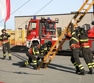 Festa di Santa Barbara: i vigili del fuoco celebrano nella sede del "secondo comando", l'ex Caserma Fiore a Borgo San Dalmazzo