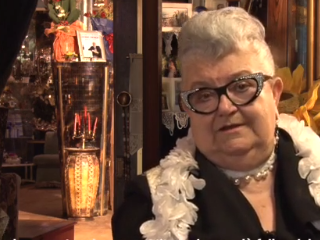 La signora Paola in un frame di "Stare al mondo" di Remo Schellino